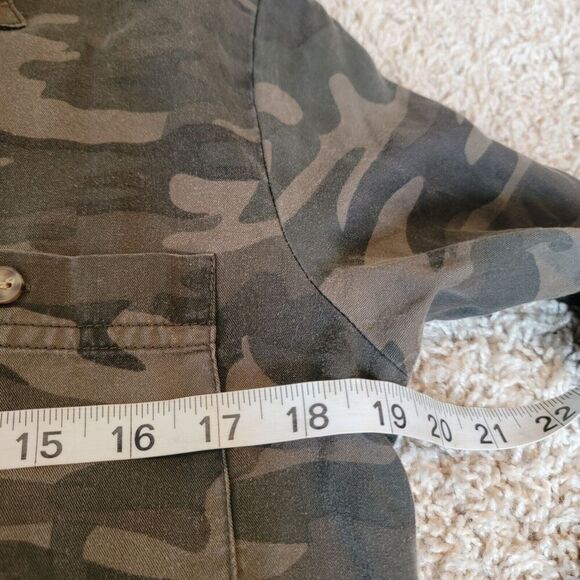 Social Standard By Sanctuary Size XS Camo Button Up Lyocell Military Style Top - Picture 4 of 6